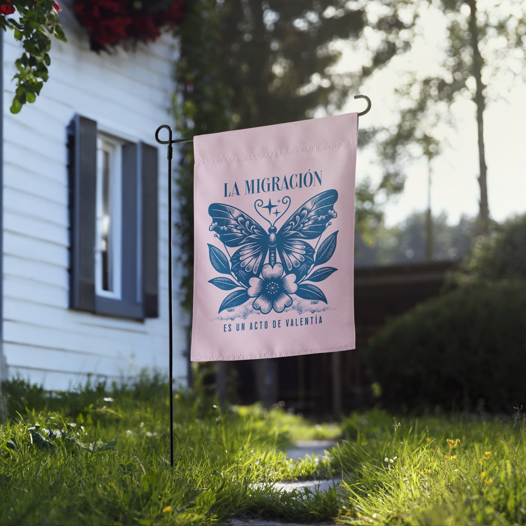 La migración es un acto de valentía,Yard Garden Flag - Espanol Free Shipping